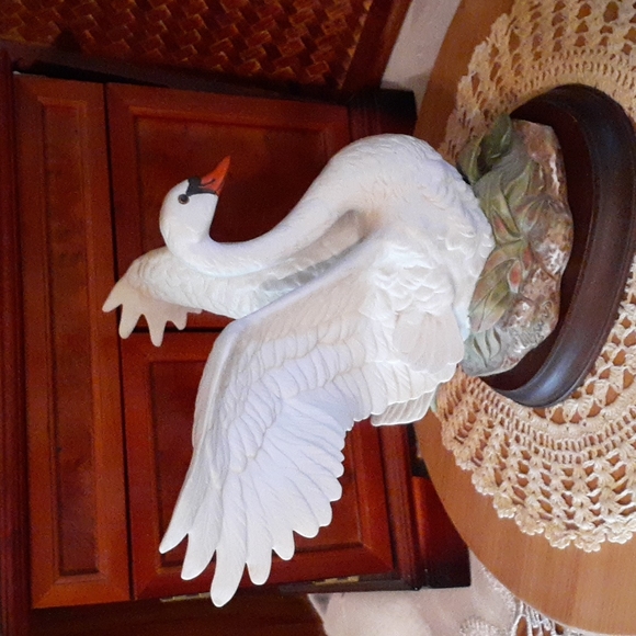 👉*VINTAGE* HOMCO WINGED SWAN MASTERPIECE FIGURINE with 👉ORIGINAL BASE & BOX - Picture 4 of 16
